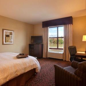 King Room with King Bed - Non-Smoking