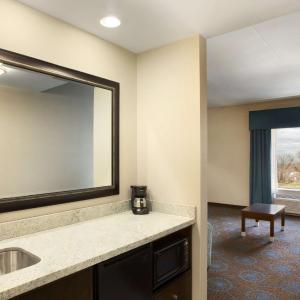 King Studio Suite - Non-Smoking