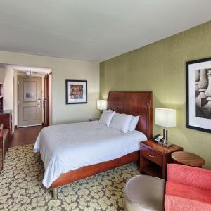 King Room with Tub - Mobility and Hearing Access