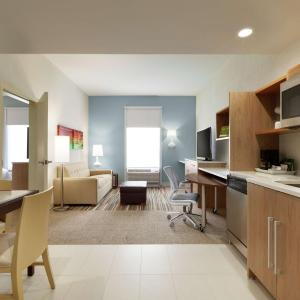 One-Bedroom King Suite - Non-Smoking