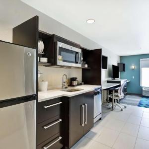 One-Bedroom Queen Suite - Non-Smoking