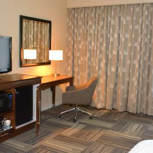 King Room with Sofa Bed and Study - Non-Smoking