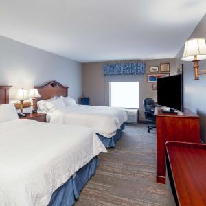 Room with Two Queen Beds - Non-Smoking