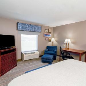 King Room with King Bed - Non-Smoking