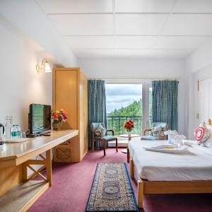 Royal Executive Deluxe Room With Balcony & Valley View