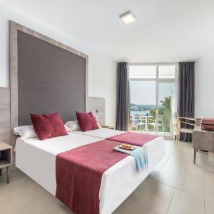 Twin Room with Sea View