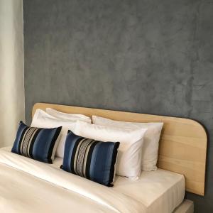 Deluxe Villa with One way airport transfer