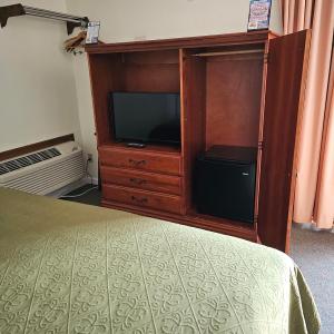 Standard 1 King Bed Non-Smoking