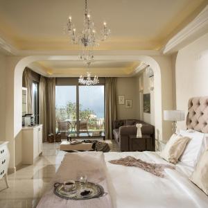 Luxury Pool Suite with Sea View (Adults Only)