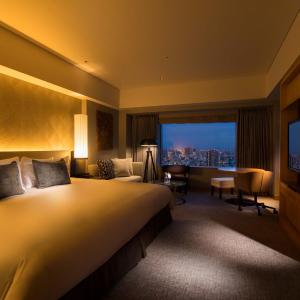Corner King Room - Executive Floor - Non-Smoking