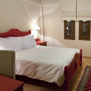 Deluxe Suite with Lake View