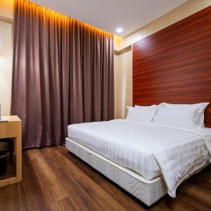 Deluxe King Suite