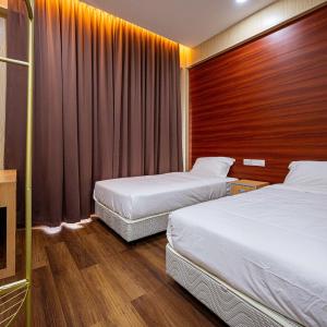 Twin Room with View