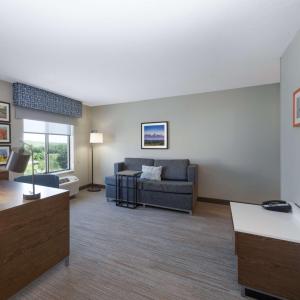 King Studio Suite with Sofa Bed - Non-Smoking