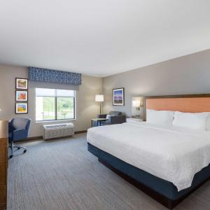 King Room with King Bed - Non-Smoking