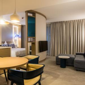 Sunset Room, Larger Guest room, 1 King, Sea view, Balcony