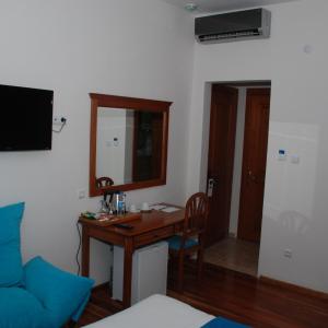 Deluxe Double Room with Shower