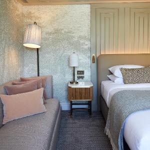 Chic Room with access to indoor pool only - Not full spa access