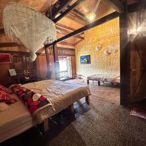 Deluxe Double Room (2 Adults + 1 Child)
