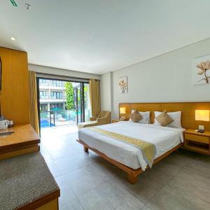 Superior Double or Twin Room with Pool View