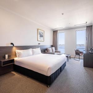 Premier King Riverview