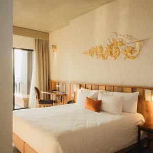 Deluxe Double or Twin Room with Balcony