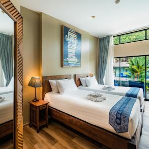 Pool View Twin Room