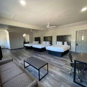 Executive Queen Suite - Non-Smoking