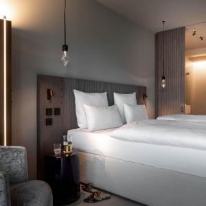 Comfort Room with Urban view
