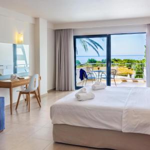 Deluxe Double or Twin Room with Sea View