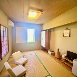 Japanese-Style Room