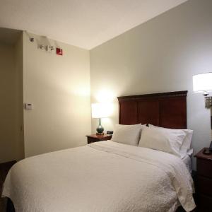 Double Room Accessible with Tub Non-Smoking