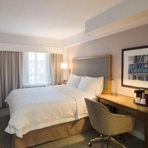King Room with King Bed - Non-Smoking