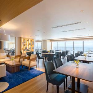 Deluxe King Suite with Ocean View