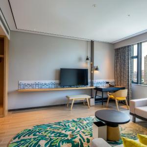 Premium King Suite