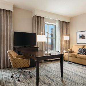 King Studio Suite with Sofa Bed - Hearing Access/Non-Smoking
