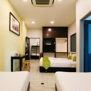 Deluxe Family Suite