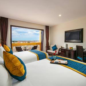 Suite Double/Twin With Panorama View & Balcony