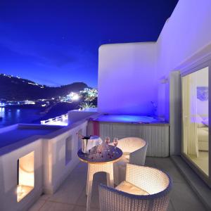 Nissaki VIP Suite with Sea View Indoor & Outdoor Jacuzzi