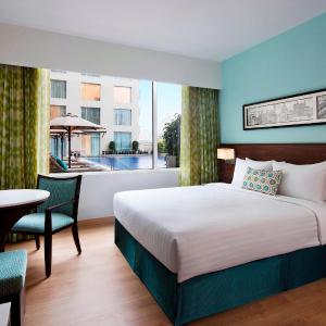 2 Twin/Single Beds, Club Lounge Access, Guest Room