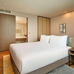 Premium King Suite