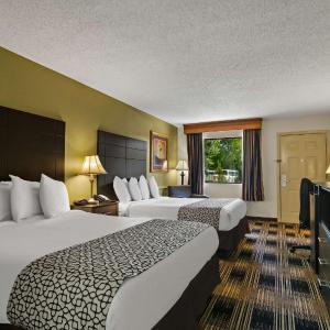 Queen Room with Two Queen Beds - Non-Smoking
