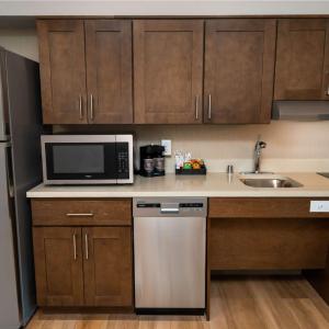 King Studio Suite - Mobility Access/Non-Smoking