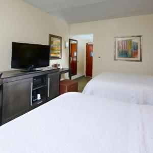 Queen Room with Two Queen Beds - Hearing Access/Non-Smoking