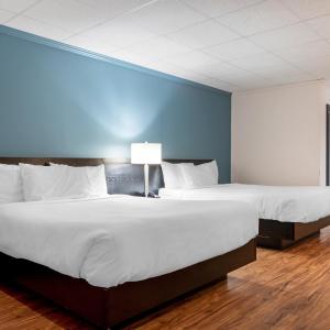 Queen Room with Two Queen Beds - Ground Floor/Non-Smoking