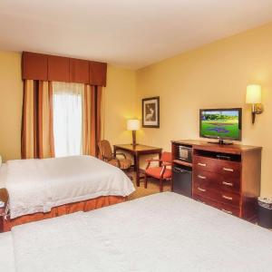 Room with Two Queen Beds - Non-Smoking