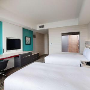 Twin Guest Room with Garden