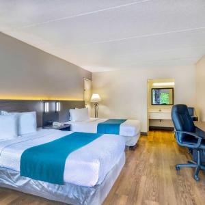 Queen Room with Two Queen Beds - Non-Smoking