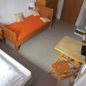 Twin Room with Shared Toilet