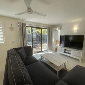 Two-Bedroom Apartment with Courtyard